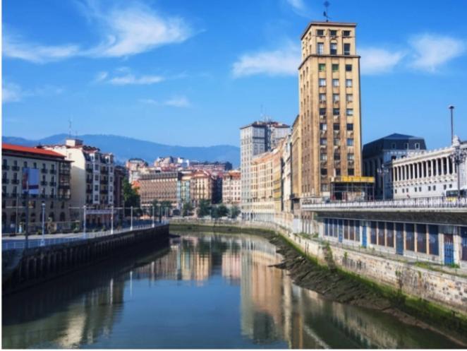 A 5 Minutos Andando Del Casco Viejo, Ayuntamiento, Plaza Circular Y Gran Via De Bilbao Y Proximo A Las 2 Lineas De Metro Exterior photo