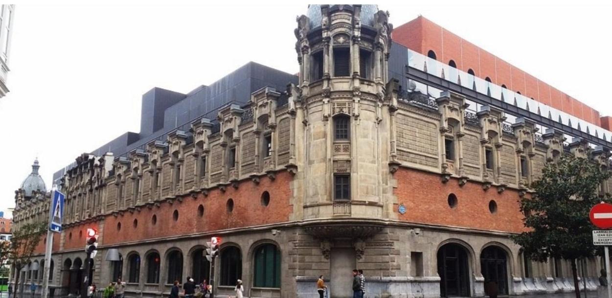 A 5 Minutos Andando Del Casco Viejo, Ayuntamiento, Plaza Circular Y Gran Via De Bilbao Y Proximo A Las 2 Lineas De Metro Exterior photo